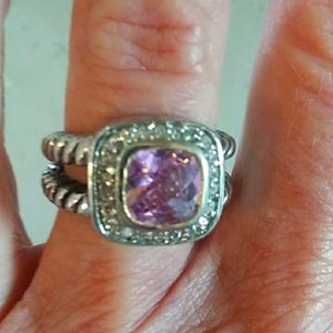 NWT BEAUTIFUL DESIGNER LOOK COSTUME RING WITH A LARGE PINK STONE. SZ 8